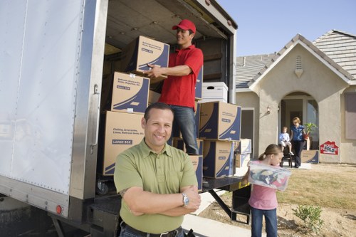 Local van service handling flat move in Dartmouthpark
