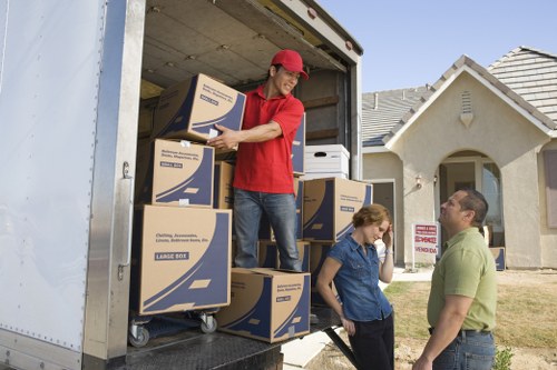 Moving van service for local homes in Dartmouthpark
